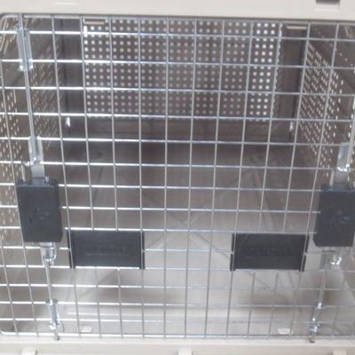 Lot 3025 - Animal Pet Lot Kennel + More 