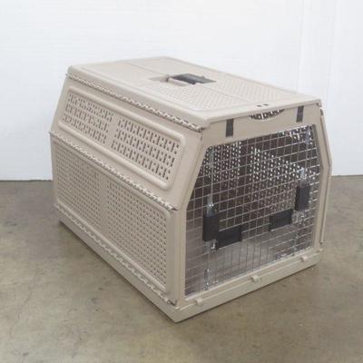 Lot 3025 - Animal Pet Lot Kennel + More 