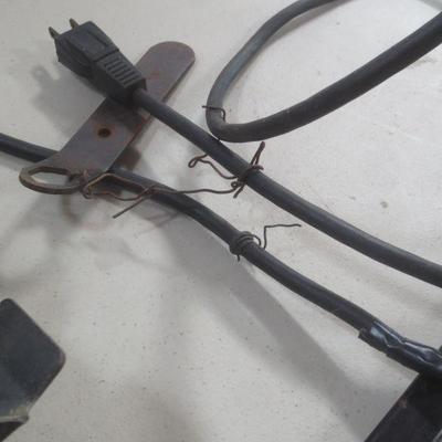 Lot 3045 - Craftsman Circular Saw + Clamps 