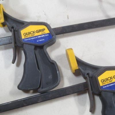Lot 3045 - Craftsman Circular Saw + Clamps 