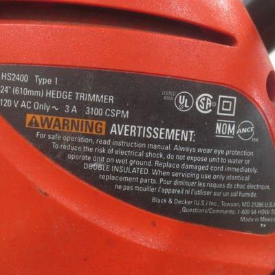 Lot 3046 - Black + Decker 24'' Hedge Trimmer 3100 CSPM