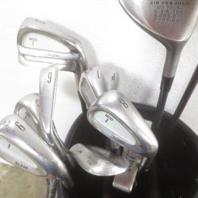 Lot 3054 - Golf Bag with Clubs 