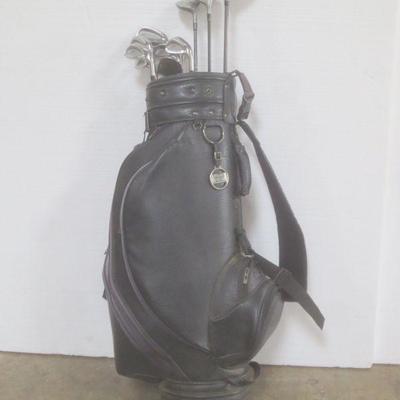 Lot 3054 - Golf Bag with Clubs 