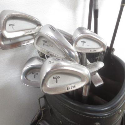 Lot 3054 - Golf Bag with Clubs 