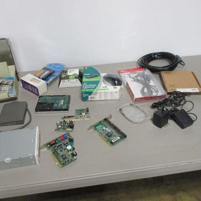 Lot 152 - Computer & Electronic Items
