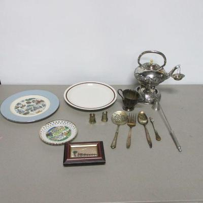 Lot 154 - Victorian Wilcox Quadruple Silver Plate Tea Pot W/Stand & Strainer