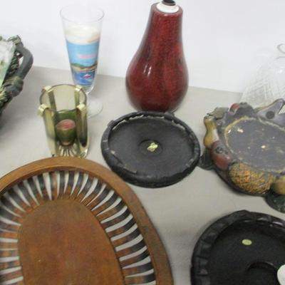 Lot 156 - Candle Items & Decor