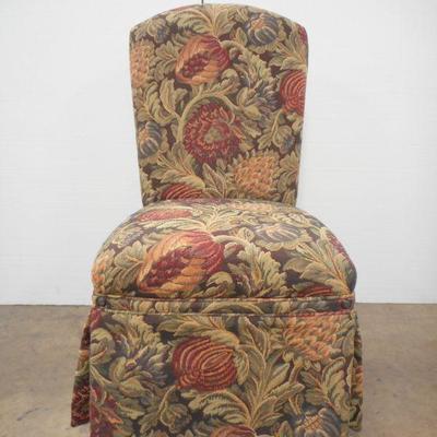 Lot 3009 - Large Cushioned Dining Chairs / 6 total 