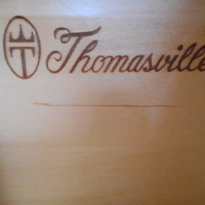Lot 3014 - Thomasville 9 Drawer Dresser with Mirror