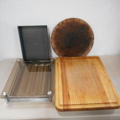 Lot 363 -  4 Piece Kitchen Lot / Nice Cutting Board