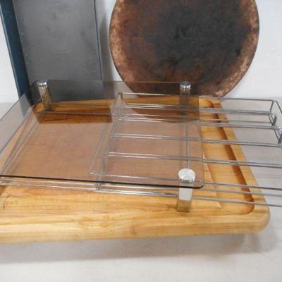 Lot 363 -  4 Piece Kitchen Lot / Nice Cutting Board