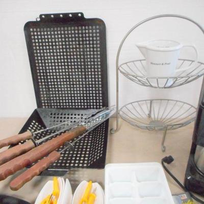 Lot 3066 - Misc Kitchen Items and Grill Tools 