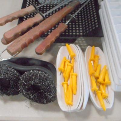Lot 3066 - Misc Kitchen Items and Grill Tools 