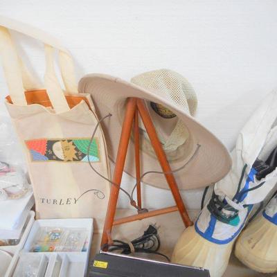 Lot 3067 - Midst Lot of Radio Crafts Ladies Snow Boots Canon Camera