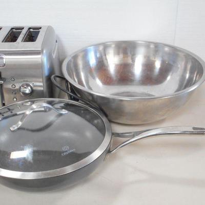 Lot 3069 - Misc Kitchen Items Toaster Strainer Bowl Skillet