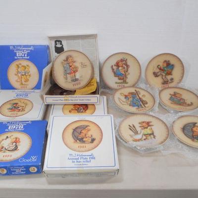Lot 3072 - Lot of Vintage MJ HUMMEL GOEBEL Display plates