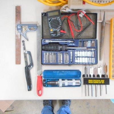 Lot 3077 - Tool Lot Ratchet Adapters + More