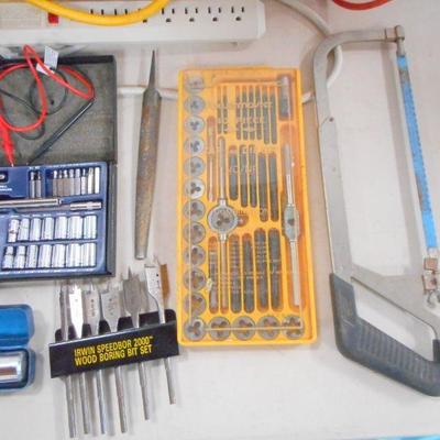 Lot 3077 - Tool Lot Ratchet Adapters + More