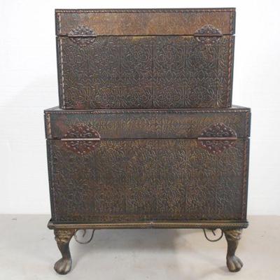 Lot 3089 - Two Piece Stackable Storage Chest