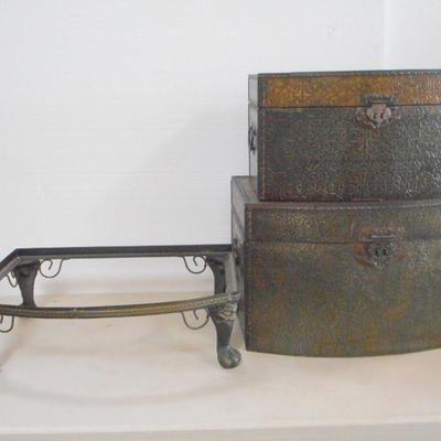 Lot 3089 - Two Piece Stackable Storage Chest