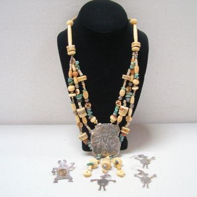 Lot 2029 - Custom Necklace by El Prado Galleries 