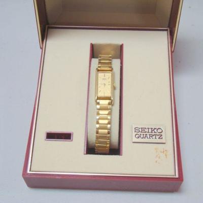Lot 2030 - Seiko Quartz Women's Wrist Watch 