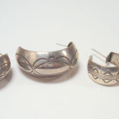 Lot 2034 - Sterling Silver Earring Set of 4 Native American South Western Style