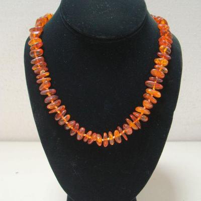 Lot 2043 - Amber Necklace