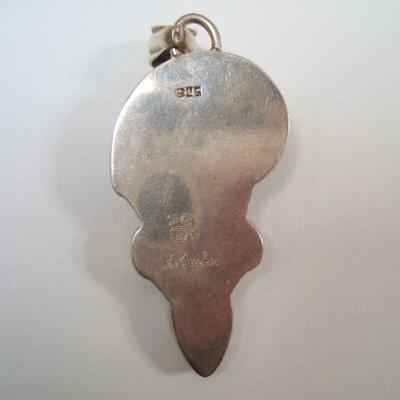 Lot 2046 - Artisan Thomas Tucket 925 Necklace Pendant