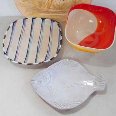 Lot 3097 - Assorted 4 Piece Lot of Ceramic Pottery Pieces