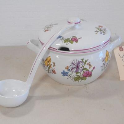 Lot 3098 - R B Bernarda Portugal Ceramic Tureen with Ladle 