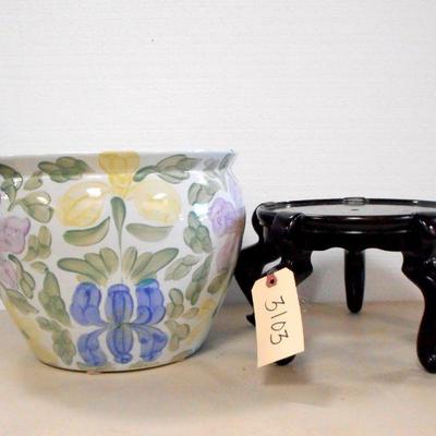 Lot 3103 - Large 17'' ceramic planter on wood stand