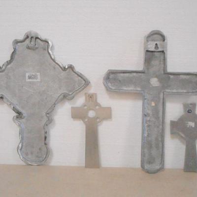 Lot 3107 - Group of 4 Attractive Crucifixes