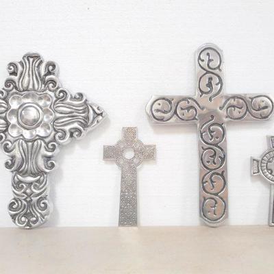 Lot 3107 - Group of 4 Attractive Crucifixes
