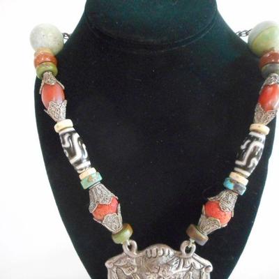 Lot 2051 - Chunky Bangle Necklace