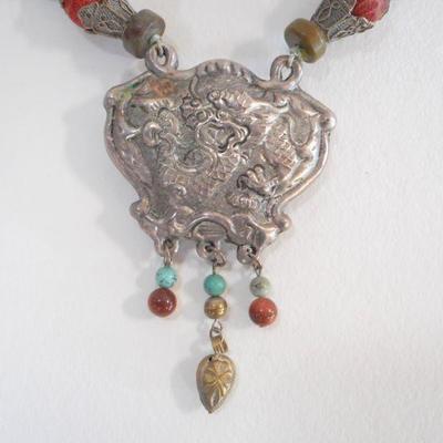 Lot 2051 - Chunky Bangle Necklace