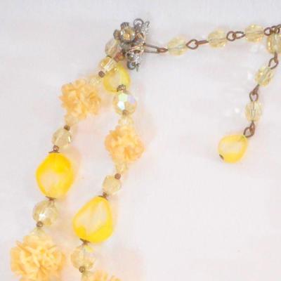 Lot 2058 - Adorable Yellow Vintage Two Strand Necklace