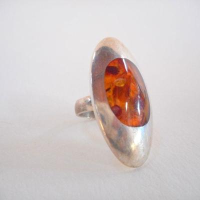 Lot 2059 - Sterling and Amber Ring size 7.5