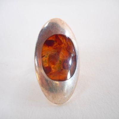 Lot 2059 - Sterling and Amber Ring size 7.5