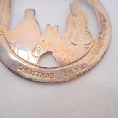 Lot 2060 - Lunt Sterling Towel Silversmith Christmas Medallion 