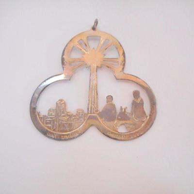 Lot 2060 - Lunt Sterling Towel Silversmith Christmas Medallion 