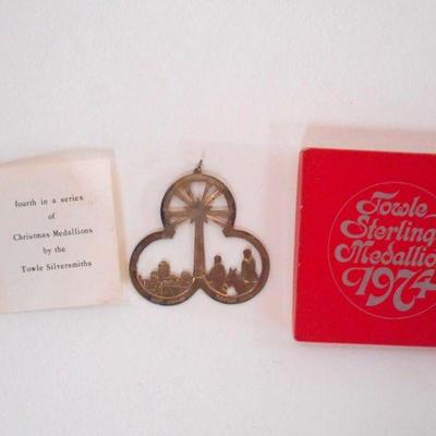 Lot 2060 - Lunt Sterling Towel Silversmith Christmas Medallion 