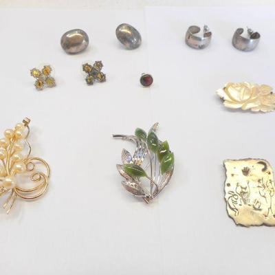 Lot 2063 - 11 Total Pieces Mixed Jewelry Lot 