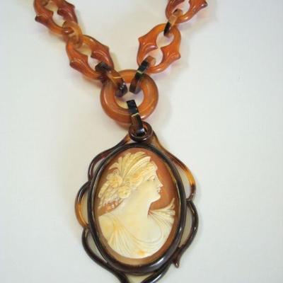 Lot 2072 - Tortoise Shell(?) Style Cameo Necklace
