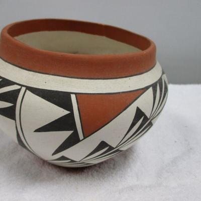Lot 57 - Native American Pottery Acoma NM