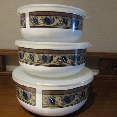 Set of Three Mikasa Arabella Painted Enamel Bowls with Snap on Lids