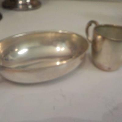 Silver plate accessories. 2 pieces.