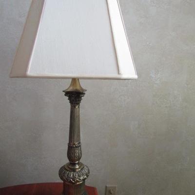 Classic Metal Post Design Table Lamp