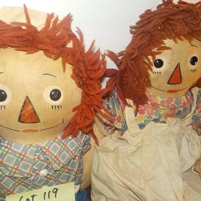 Original 1940's Raggedy Ann and Andy plush dolls.