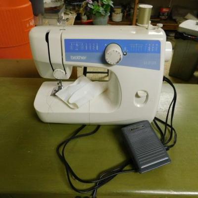 Brother Model LS-2125 Table Top Sewing Machine